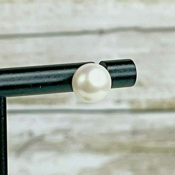 Button Pearl Pierced Post 925 Sterling Silver Earrings Signed TIL - Picture 3 of 8